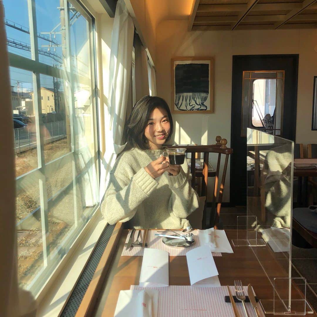 美舞さんのインスタグラム写真 - (美舞Instagram)「. .  Rail Kitchen Chikugoに乗って、 ふく旅太宰 に行ってきたよーーー🙋‍♀️❤︎ 電車に揺られながらゆったり 美味しい朝ごはん食べて、 食べ終わってコーヒーを楽しみ終わる頃には ちょーど太宰府に到着 ☺︎💜💛 ホテルカルティア は趣があって なんだかすごく落ち着く空間で、 ランチも宿泊もできるスポットです✌︎✌︎ 竈門神社にも寄って、手を合わせて🙏 福岡市内から30分程度で味わえる 朝食付き列車から始まるプチ旅行 ✈️ まだまだ色んな楽しみ方がありそうです⭐︎ . @yukky_golf ✖️ @nanapink_japan  楽しい旅をありがとう💕💕 . #apartbylowrys #アパートバイローリーズ #アパートバイローリーズ天神ソラリア店 #hotelcultia太宰府 #vmghotelsanduniquevenues #therailkitchenchikugo #レールキッチンチクゴ #西鉄 #にしてつ #観光列車 #列車の旅 #筑後 #観光列車の旅 #竈門神社 #鬼滅の刃」12月18日 19時07分 - mibuki__.39