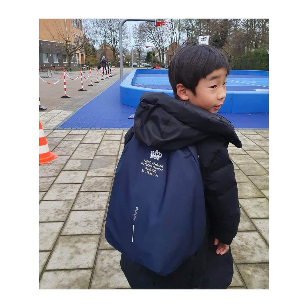 XD Designさんのインスタグラム写真 - (XD DesignInstagram)「Our Bobby Soft backpack happily in use by one of the bright young students at the Nord Anglia International School in Rotterdam! 🙌 @nais_rotterdam  ⠀⠀⠀⠀⠀⠀⠀⠀⠀ ⠀⠀⠀⠀⠀⠀⠀⠀⠀ ⠀⠀⠀⠀⠀⠀⠀⠀⠀ ⠀⠀⠀⠀⠀⠀⠀⠀⠀ ⠀⠀⠀⠀⠀⠀⠀⠀⠀ ⠀⠀⠀⠀⠀⠀⠀⠀⠀ ⠀⠀⠀⠀⠀⠀⠀⠀⠀ ⠀⠀⠀⠀⠀⠀⠀⠀⠀ ⠀⠀⠀⠀⠀⠀⠀⠀⠀ ⠀⠀⠀⠀⠀⠀⠀⠀⠀    #MadeforModernNomads ⭐️ • • • #xddesign #xddesignbackstory #xddesignbobby #bobbybackpack #bobbysoft #schoolbag #usbbag #antitheftbag #antitheftbackpack #travellifestyle #photooftheday #modernnomad #gotyourback #keepexploring #journey #stayconnected #travelbuddy #travelgear #digitalnomad #global_people #travelsafe #digitalnomadlife #everydaytravel #thetraveltag #smartbag #smarttravel #NAISR #NAISrotterdam #rotterdam」12月18日 19時10分 - xddesign