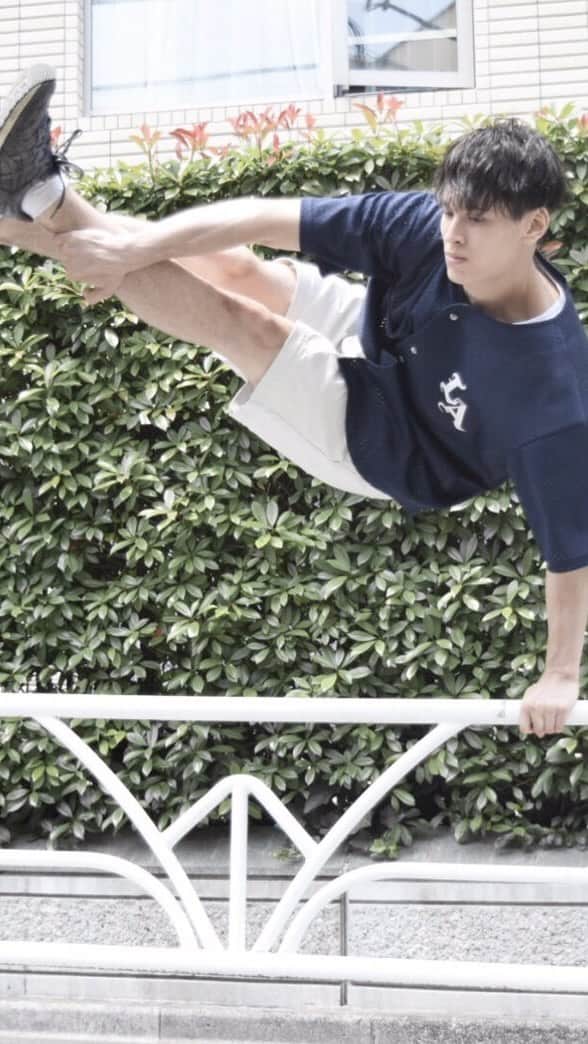 才川コージのインスタグラム：「5％ or  5%  #tricking #parkour #才川コージ #仮面ライダーセイバー #kamenridersaber」