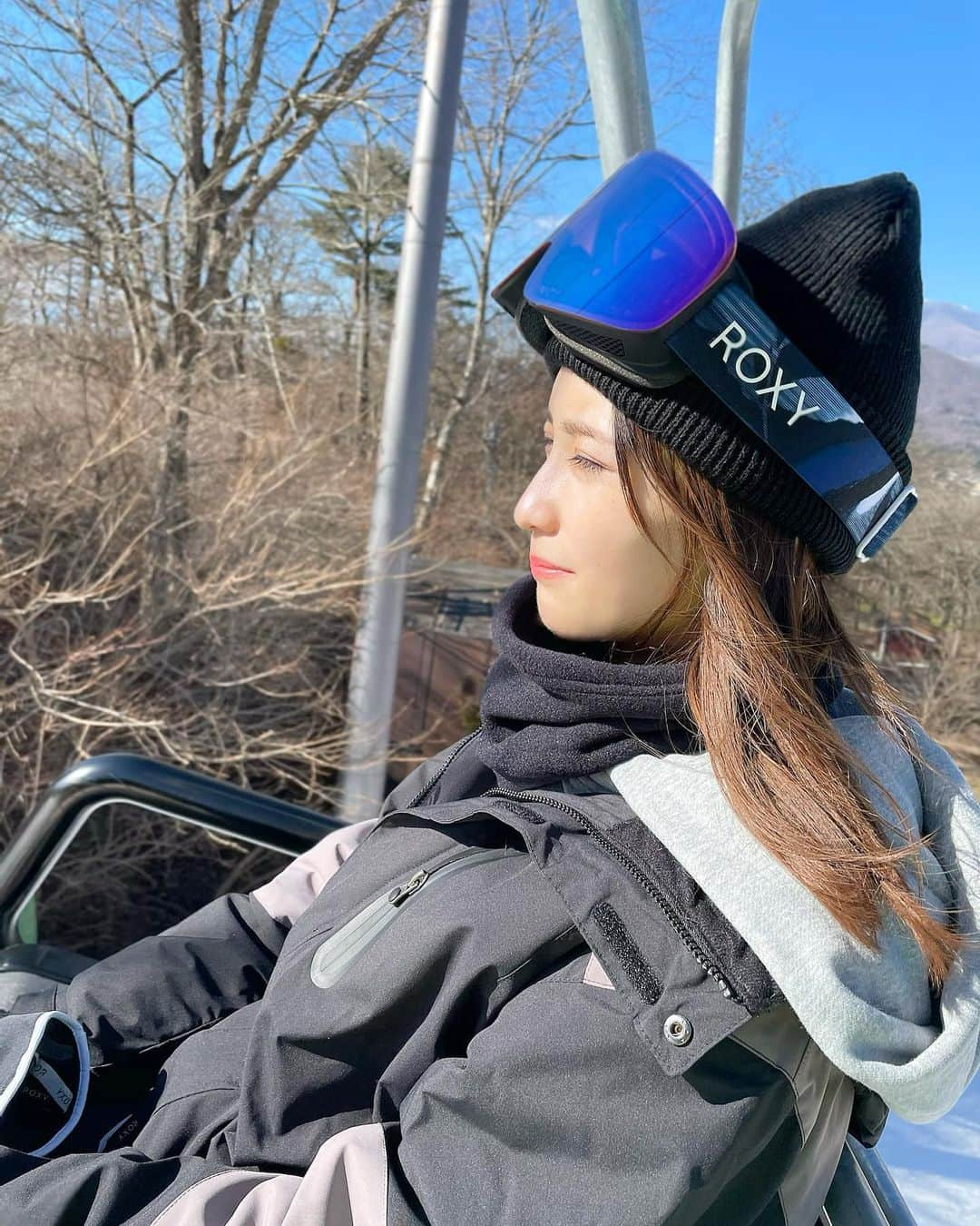 伊藤愛真さんのインスタグラム写真 - (伊藤愛真Instagram)「. 2枚目眩しかったんよ🤨❤️ . . マイボード🏂買ったから 早く滑りたい💨 . いぐっちゃんのYouTubeに 今日もでてるから見てね！ 成長記録。笑 @igchan_sb」12月18日 19時24分 - __emagram