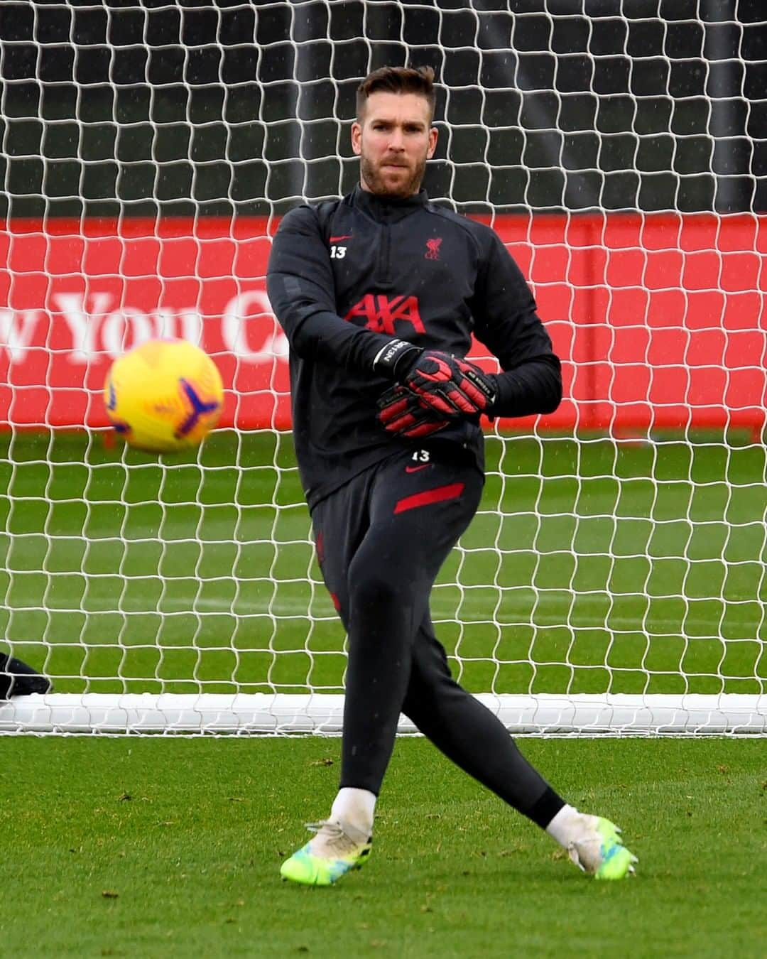 リヴァプールFCさんのインスタグラム写真 - (リヴァプールFCInstagram)「The hard work continued in training yesterday 💪🔴 #LFC #LiverpoolFC」12月18日 19時33分 - liverpoolfc