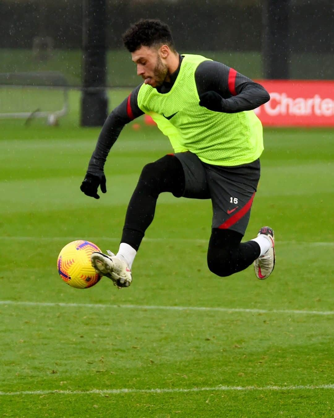 リヴァプールFCさんのインスタグラム写真 - (リヴァプールFCInstagram)「The hard work continued in training yesterday 💪🔴 #LFC #LiverpoolFC」12月18日 19時33分 - liverpoolfc