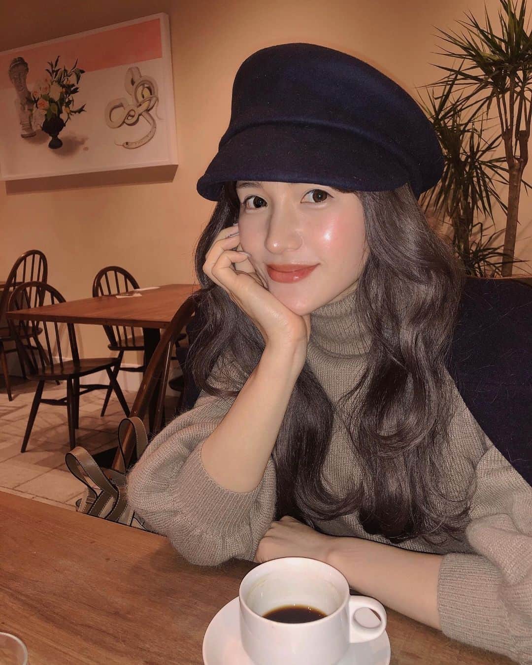 fukishaljのインスタグラム：「NEW HAIR FOR HOLIDAYS 🎅🏻❤️🎍  ひさしぶりの携帯写真🤳✨ この前ストーリーで質問返しきれなかったので コメント欄でなにかあればお返事させてください😖💕」