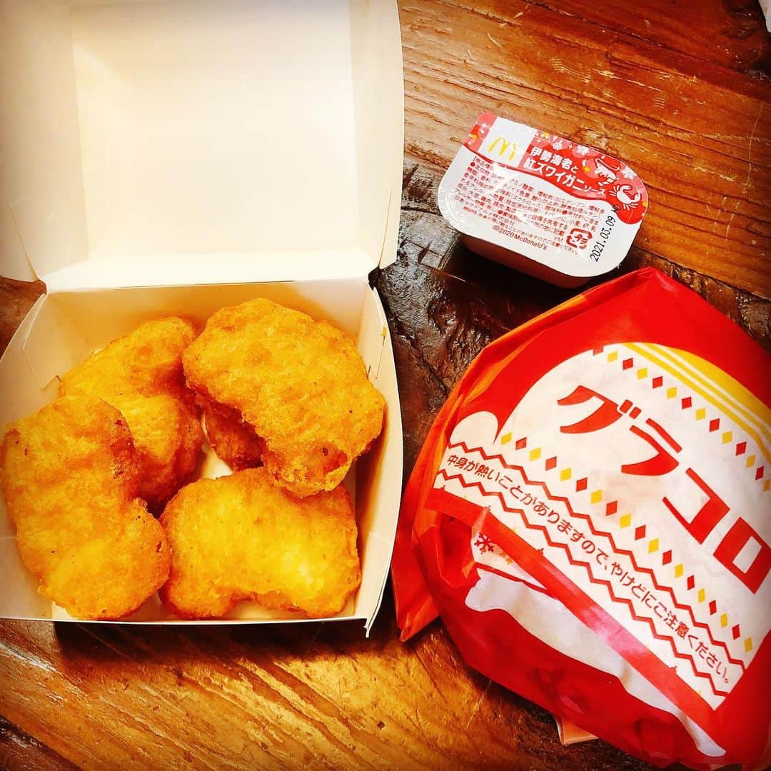 脇田唯さんのインスタグラム写真 - (脇田唯Instagram)「🍔 初グラコロ。 人生初。 美味しかった  けどー 多分もう食べない（笑）  バーガーと グラタンは 一緒じゃなくていいかな（笑）  #マクドナルド #グラコロ」12月18日 19時42分 - post_yui