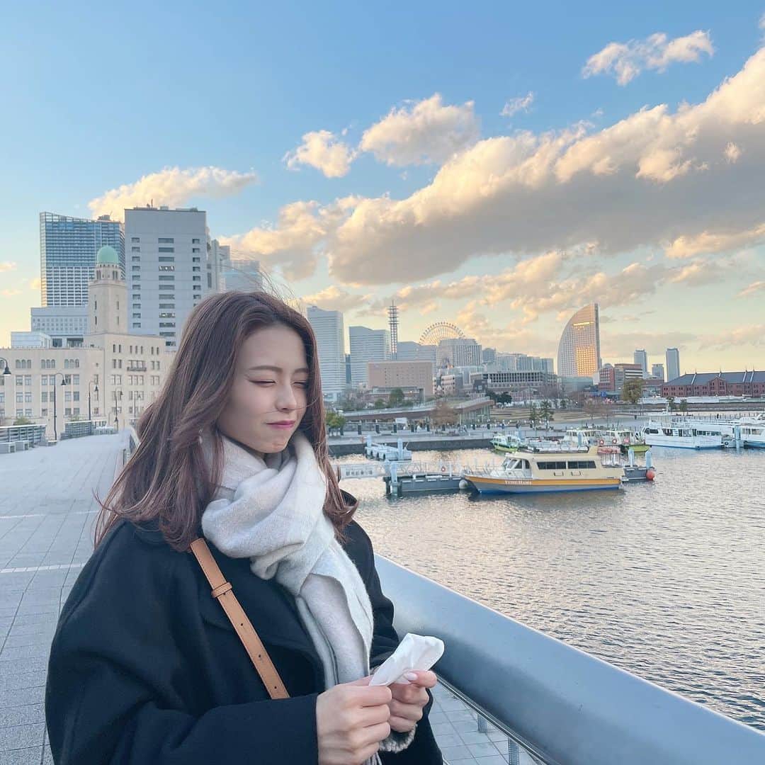 川崎ひかるのインスタグラム：「寒すぎた🥶🧣 . 最近目瞑ってる写真多め💧 . . . . . #japanesegirl #idol #japaneseculture #fff #followforfollowback #like4likes #like4follow #selfie #daily #dailylook #ootd」