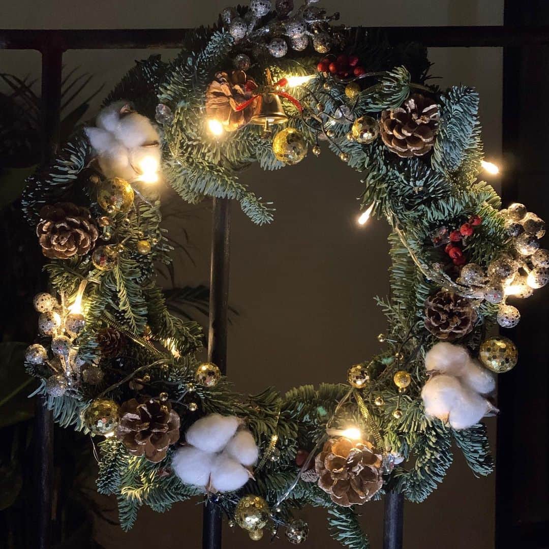 JiweiJWさんのインスタグラム写真 - (JiweiJWInstagram)「Make a Christmas wreath ✌️Christmas is coming !#Christmas #wreath」12月18日 19時49分 - jiweijw