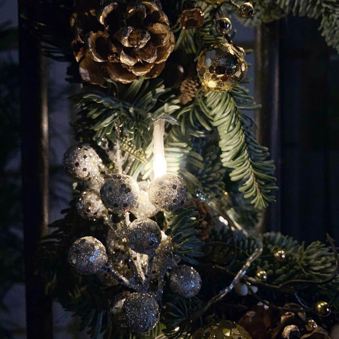 JiweiJWさんのインスタグラム写真 - (JiweiJWInstagram)「Make a Christmas wreath ✌️Christmas is coming !#Christmas #wreath」12月18日 19時49分 - jiweijw