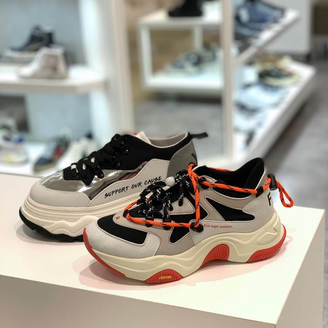 HANKYU.MODEさんのインスタグラム写真 - (HANKYU.MODEInstagram)「F_WD SHOES COLLECTION At 4F『SNEAKER EDIT』  #Hankyu #HANKYUMODE #umedahankyu #阪急うめだ本店 #うめだ阪急 #阪急百貨店 #osaka #umeda #mode #f_wd #フォワード #シューズ #ブーツ」12月18日 19時49分 - hankyumode