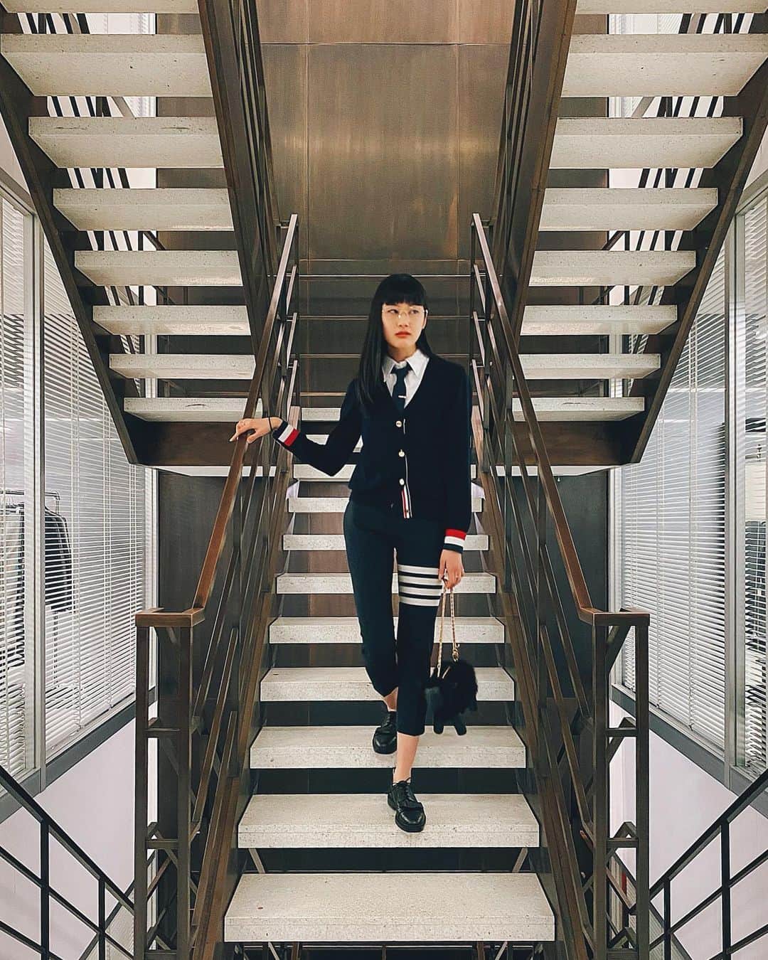 のインスタグラム：「I fell in love with your beautiful and cool silhouette👔✨  独特な世界観と清潔感がとても魅力的。  @thombrowne  #thombrowejapan  #thombrowne  #トムブラウン」