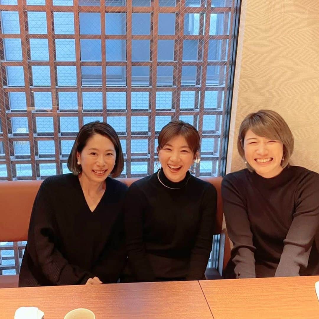 中川真依のインスタグラム：「. 少し前のことですが☺️🧡💛💚 素敵なお2人と😍💓 楽しくて、美味しくて、幸せなひとときでした🥰✨ #楽しかった #美味しかった #ずっと話してられる笑 #時差投稿 #余韻に浸る」