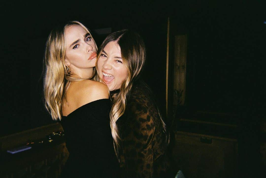 のインスタグラム：「naughty & nice 🎅🏼」