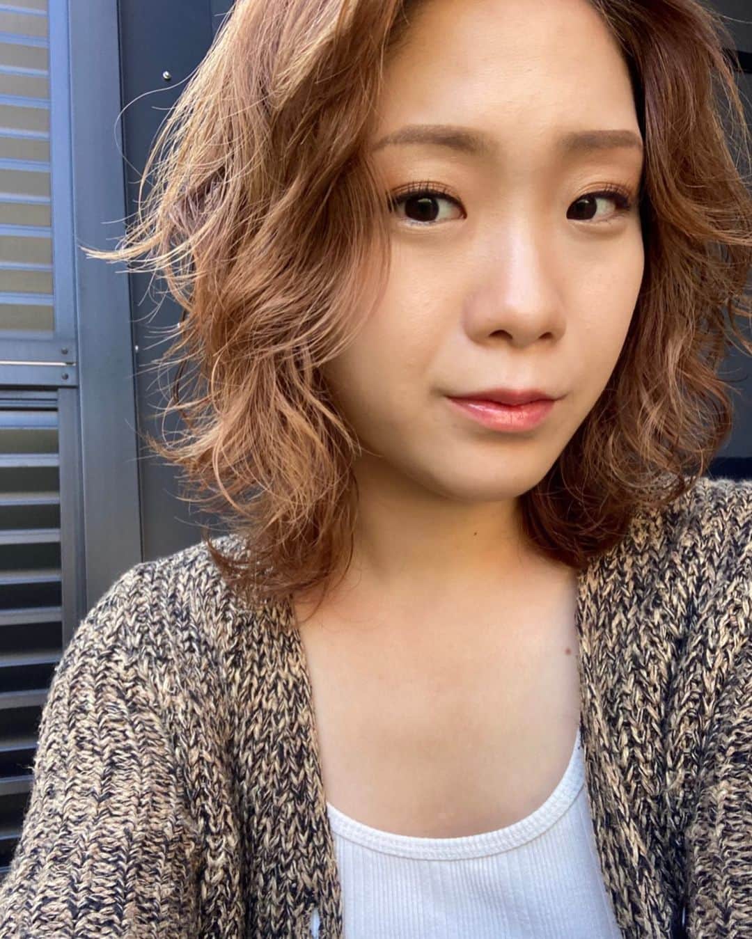 のインスタグラム：「去年の今頃はボブだった。 2020年は在るものを大切にしようとした結果めっちゃ伸びてました。  #hairstyle #hair #bassist」