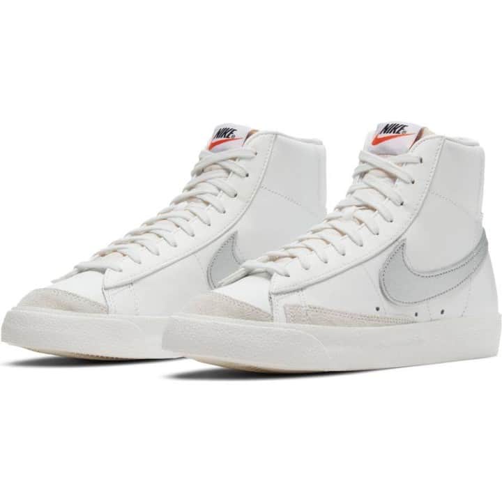 のインスタグラム：「【NEW🙌】 NIKE W BLAZER MID '77 CZ1055-112 ￥11,000+tax  落ち着いたシルバーのスウッシュがさりげない、ウィメンズのBLAZER MIDが登場！  #kicks #sneakerhead #sneakers #sneakeraddict #tokyo #japan #kickstagram #👟 #abcmart #abcマート #ABCGS #NIKE #ナイキ #blazer #blazermid #ブレーザー #nikewomen」