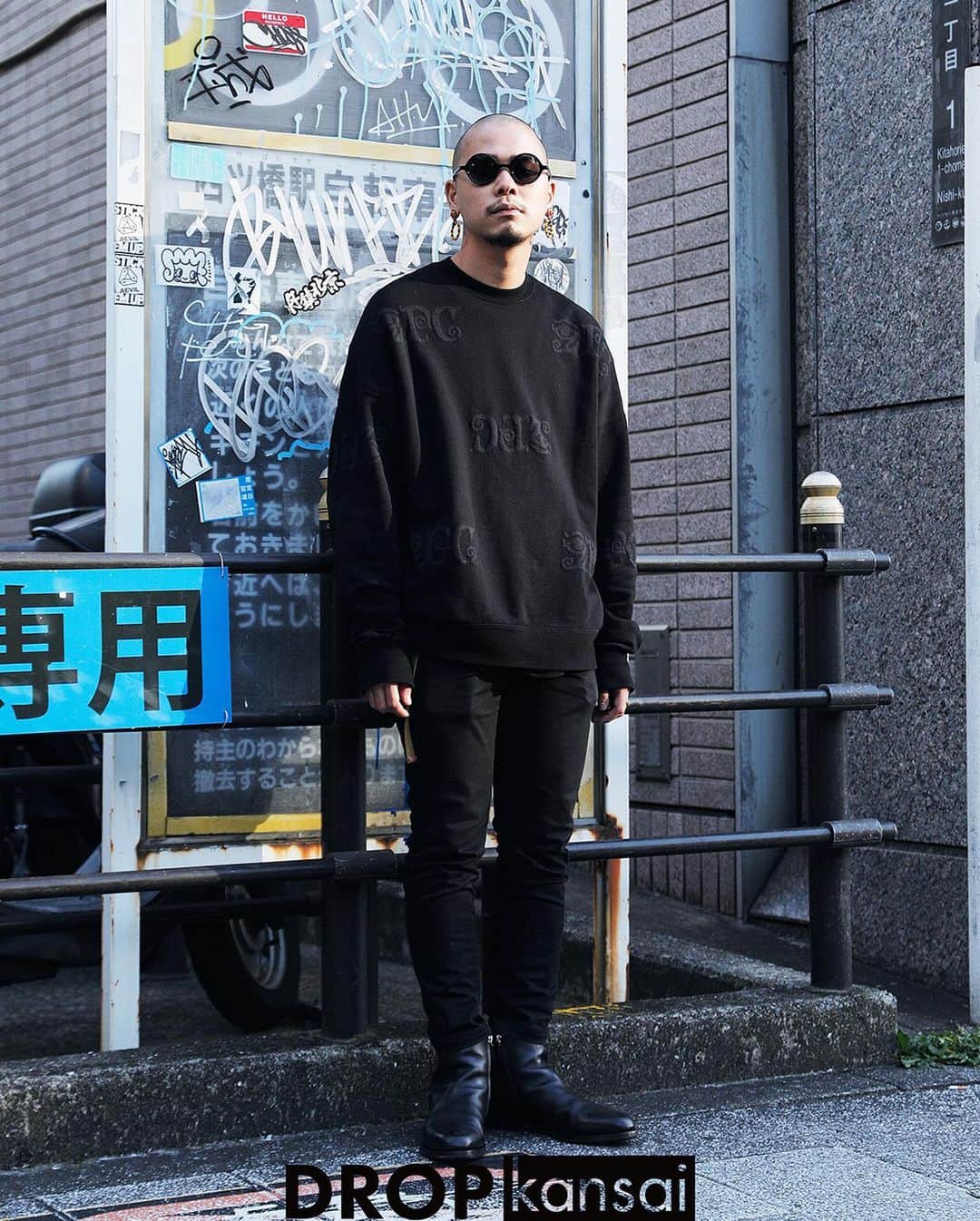 Droptokyoさんのインスタグラム写真 - (DroptokyoInstagram)「KANSAI STREET STYLES @drop_kansai  #streetstyle#droptokyo#kansai#osaka#japan#streetscene#streetfashion#streetwear#streetculture#fashion#関西#大阪#ストリートファッション#fashion#コーディネート#tokyofashion#japanfashion Photography: @fumiyahitomi」12月18日 12時09分 - drop_tokyo