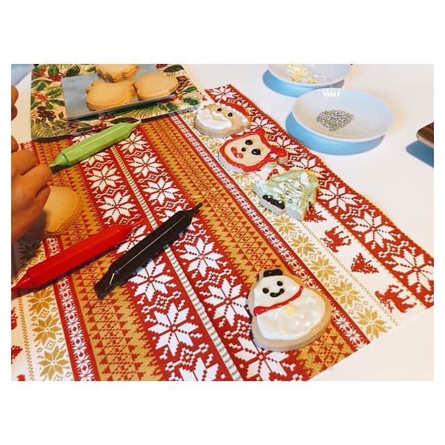 今井りかさんのインスタグラム写真 - (今井りかInstagram)「﻿ 撮影のあと、編集さんから﻿ 可愛いギフトを頂きました🎄❤️ ﻿ ﻿ 帰宅して子供と塗り塗り。﻿ 楽し^_^﻿ ﻿ ﻿ #クリスマス気分﻿ #chirstmas﻿ #dean&deluca」12月18日 12時10分 - rica_imai