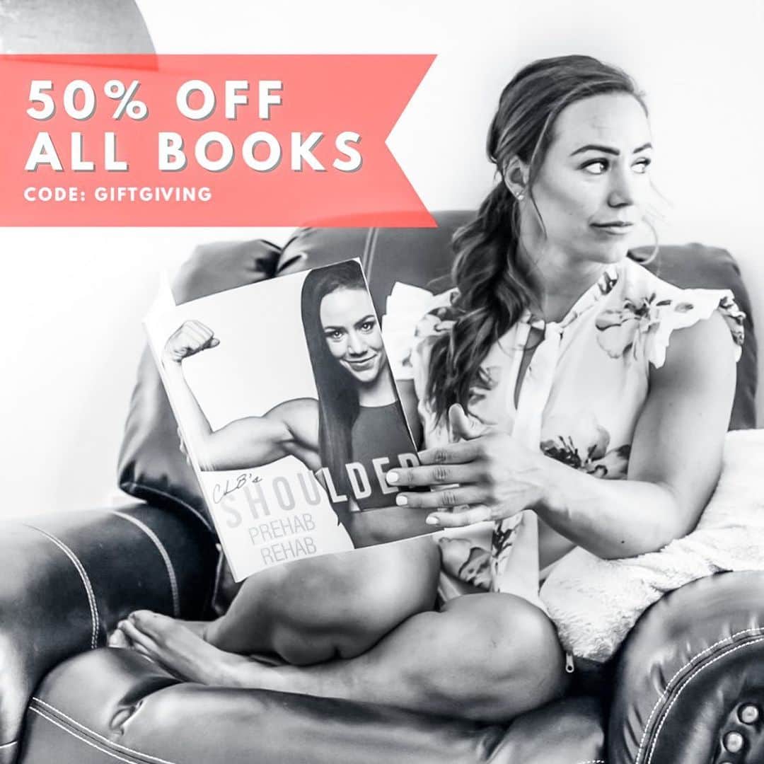Camille Leblanc-Bazinetさんのインスタグラム写真 - (Camille Leblanc-BazinetInstagram)「🎄50% off All Books!🎄For those last minute gift ideas check out the collection of Féroce books by ME! 50% off today - Monday! ⁣ ⁣ Use code: GIFTGIVING⁣ ⁣ Link in profile to our website ferocefitness.com to shop! 🛍  ✅90 day shoulder rehab/prevention  ✅30 days meal plan with grocery list, recipes and macronutrients breakdown   ✅30 day reboot with training and mela plan   ✅30 day Bodyweight training + nutrition and mindset   Something for everyone  Beginner to advance all with minimal equipment or Bodyweight 🙌🏽⁣ ⁣」12月18日 12時23分 - camillelbaz