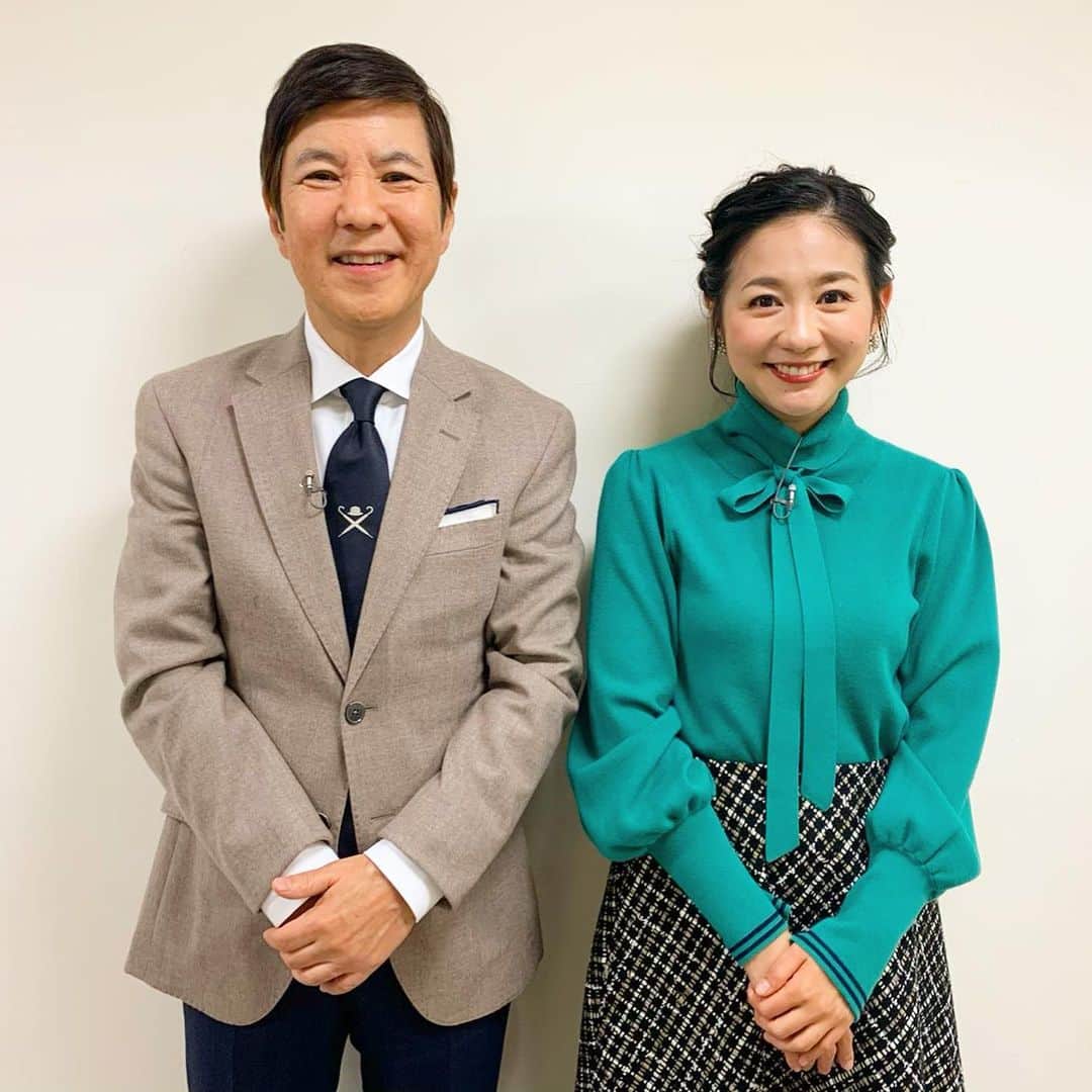 のインスタグラム：「父と出演しました😊これからの時代に大活躍できる#ヒラメキ がたくさんありました！ 「ヒラメキ！地域発」 #NHK 総合 今夜8時から✨  #関根勤　@udchan.mg  #関根麻里 @chonofabrics」