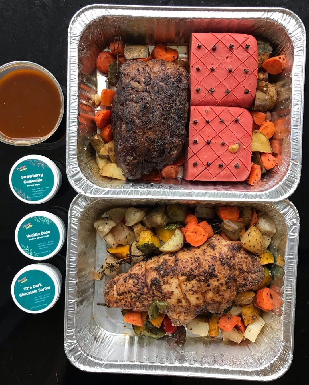 Li Tian の雑貨屋さんのインスタグラム写真 - (Li Tian の雑貨屋Instagram)「Still looking for catering this Christmas? Check out @pinksaltcatering_sg that offers good value bundles such as this Christmas Family Roast Platter (serves 5) $138 that comes with   Roasted Turkey Breast 1kg Chicken Ham 1kg, Aust Grain Fed Beef Striploin 1 kg, Roasted Potatoes & Grilled Vegetables  (Alternative: Beef Change to Roasted boneless Lamb Leg 1kg)  Highly recommend getting the Australian grain fed beef striploin slow roasted with 7 spices which is also available under ala carte options at $88/1.5kg. So juicy, tender and flavorful 👍 Save the trouble of looking for desserts as they have homemade vegan 🍦 ice cream!   Available for pick-up or delivery to 1st January 2021. Delivery charge of S$25 per location and free delivery for orders above S$250. Place your order at www.pinksalt.com.sg   • • • #singapore #yummy #love #sgfood #foodporn #igsg #グルメ #instafood #gourmet #beautifulcuisines #onthetable #sgeatout #cafe #sgeats #f52grams #feedfeed  #foodsg #savefnbsg #sgblog #christmas #catering #sgchristmas #feast #turkey #healthy #buffet #sgbuffet #mediadrop #sgcatering」12月18日 12時52分 - dairyandcream