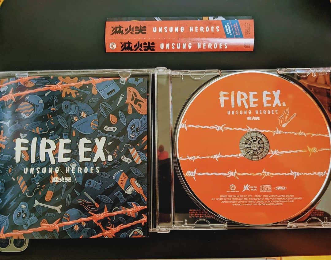 磯部正文のインスタグラム：「台湾のロックバンドFire EX.（滅火器）20周年記念アルバム「UNSUNG HEROES」が完全日本企画盤で12/16に発売されました 邦題「海の風」「１２月の君へ」「夜行バス」「Keep On Going」 の４曲は  台湾語の歌詞の意味から離れずに日本語詞に変えてメロディーにはめる作業とコーラスでも参加させていただきました ほんとうならば今年の初頭から日本語作詞の作業に取りかかっていて  ボーカルのsamが日本にレコーディングに来て僕もそこで一緒に確認しながら進める予定だったのですが　泣く泣くリモートでの作業確認に🎤 しかしsamの日本語の歌唱は抜群で　楽曲も刹那く素晴らしい  必聴です  アルバム名「UNSUNG HEROES」は東アジア問題だけでなく、コロナ禍において表には出ないけど世の中を支えてくれている医療関係者をはじめ「名もなきヒーロー」達に向け名付けられています この状況が一日も早く解消され、平穏な日々が戻りますように」