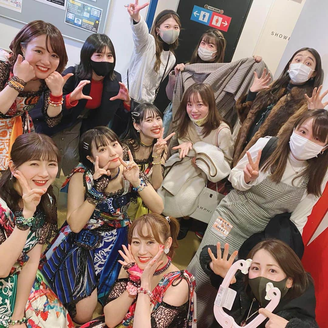 仙石みなみのインスタグラム：「. アプガの5人ラストLIVE！！ 10年がぎゅって詰まっててかっこよくて楽しくて 泣いた。笑　新アプガも楽しみ♡ . #アプガ #uugirl #zepptokyo #fivesoulforever #Live #crazy #happy #egg」