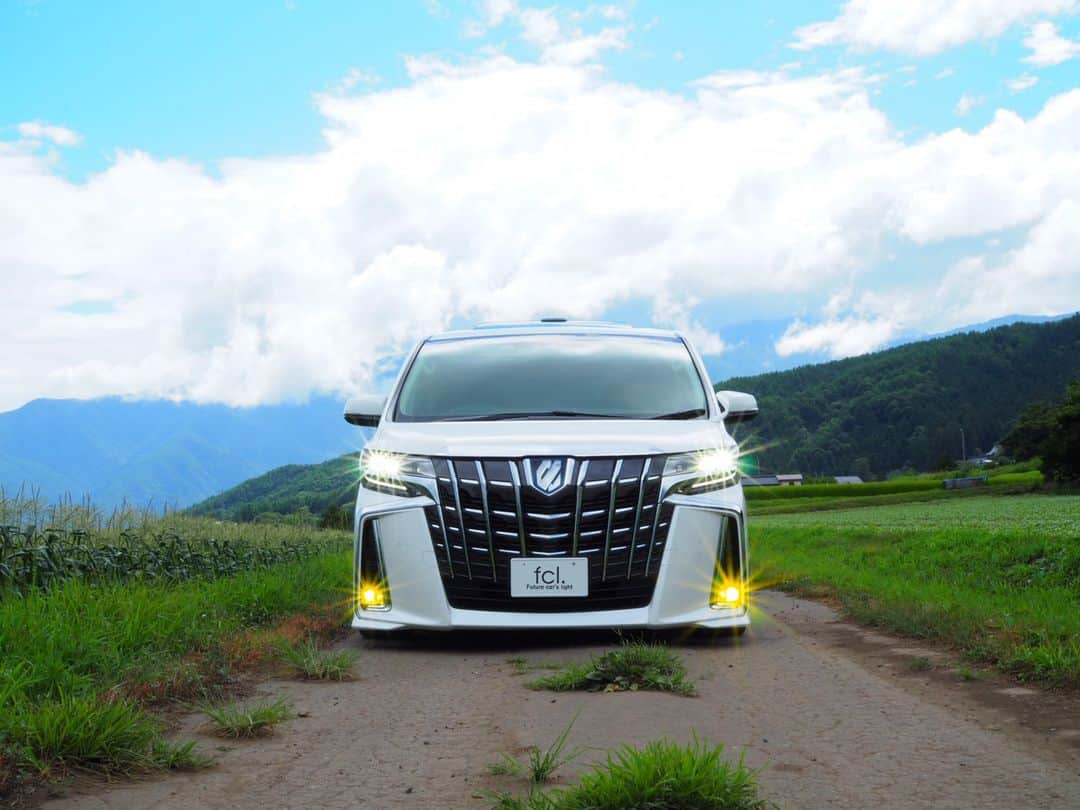 fcl.(エフシーエル)さんのインスタグラム写真 - (fcl.(エフシーエル)Instagram)「.⁣⁣⁣⁣ *********************⁣⁣⁣⁣⁣ Owner様&車種⁣⁣⁣⁣⁣ *********************⁣⁣⁣⁣⁣ @masahiko0011様⁣⁣⁣⁣ #アルファード H.30年式 #AYH30⁣⁣⁣⁣ .⁣⁣⁣⁣ #fclフォトコンテスト 応募作品⁣ *********************⁣⁣⁣⁣ 取り付け商品⁣⁣⁣⁣ *********************⁣⁣⁣⁣ フォグランプ:⁣⁣⁣⁣ #fclカラーチェンジLEDバルブ⁣⁣⁣⁣ ※30後期のアルヴェルは純正LEDのため⁣⁣⁣⁣ #fclフォグレンズユニット が必要です。⁣⁣⁣⁣ .⁣⁣⁣⁣ *********************⁣⁣⁣⁣ Owner様コメント⁣⁣⁣⁣ *********************⁣⁣⁣⁣ ⁣ 視界が明るく切り替えも楽なので買ってよかったです。⁣ .⁣⁣⁣ .⁣⁣ .⁣⁣ .⁣⁣ ▶商品の詳細は写真内のタグをタップ！⁣⁣⁣⁣ またはプロフィールのリンクからどうぞ⁣⁣⁣⁣ →@fcl_ledhid⁣⁣⁣⁣ .⁣⁣⁣⁣ .⁣⁣⁣⁣ .⁣⁣⁣⁣ .⁣⁣⁣⁣ .⁣⁣⁣⁣ #fcl⁣⁣⁣⁣ #エフシーエル⁣ #車のある風景⁣⁣⁣⁣ #愛車自慢#写真好きな人と繋がりたい⁣⁣⁣⁣ #車好き #車好きな人と繋がりたい⁣⁣⁣⁣ #車撮影 #車好きと繋がりたい⁣⁣⁣⁣ #ファインダー越しの私の世界⁣⁣⁣⁣ #車の写真が好きな人と繋がりたい⁣⁣⁣⁣ #愛車のある風景⁣⁣⁣⁣ #ヴェルファイア30系⁣⁣⁣⁣ #ヴェルファイア30⁣⁣⁣⁣ #アルヴェル⁣⁣⁣⁣ #vellfire⁣⁣⁣⁣ #アルファード30⁣⁣⁣⁣ #30アルファード⁣⁣⁣⁣ #30アルファード後期⁣⁣⁣⁣ #アルファード30後期⁣⁣⁣⁣ #アルファード好きと繋がりたい⁣⁣⁣⁣ #アルファード30系⁣⁣⁣⁣ #ハイパワーシャインゴールド⁣⁣⁣⁣ #アルヴェル乗りさんと繋がりたい⁣⁣⁣⁣ #アルヴェル好きと繋がりたい」12月18日 14時06分 - fcl_ledhid