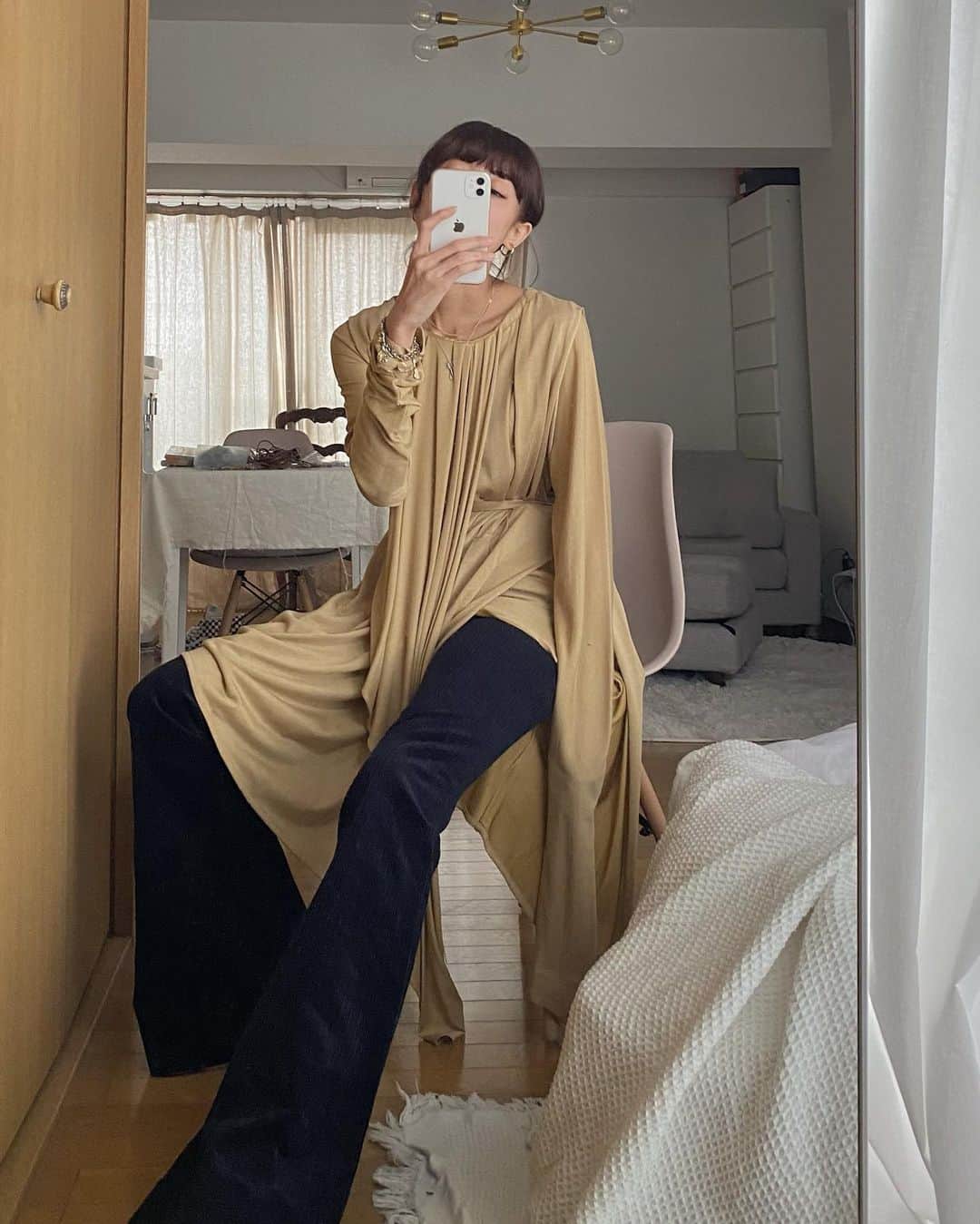 生野優子のインスタグラム：「大萌え袖とベルボトム」