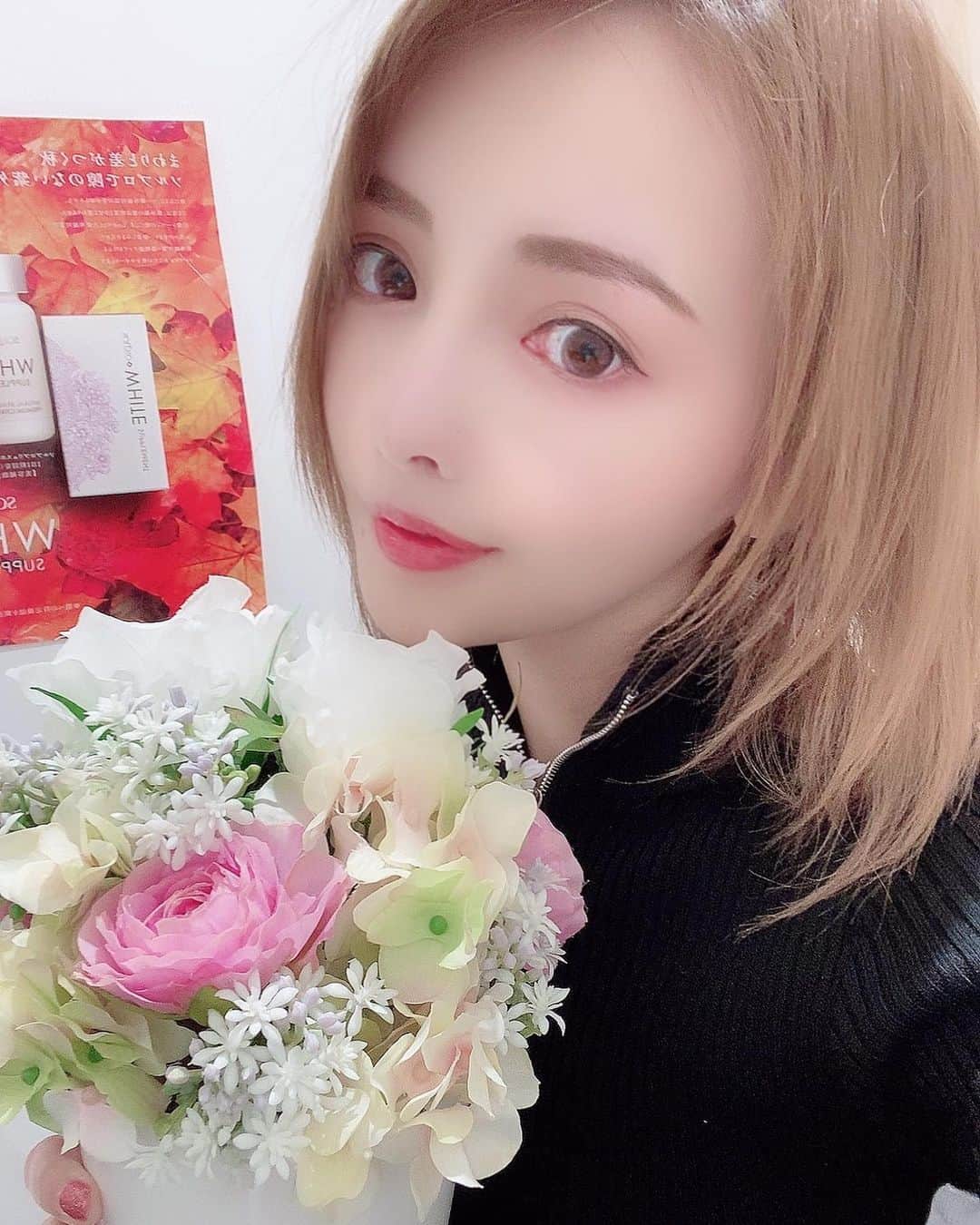 のインスタグラム：「東京中央美容外科池袋東口院のまりこ先生　@drinouemariko にTCB式小顔美肌再生を施術してもらってから一週間が経過しました😊 こうして術後経過のアフターケアも万全なので安心して通えてます💓 まりこ先生　　@tcbmariko_lift いつもありがとうございます😌✨ @tcbikebukuro @tcbmariko_lift  #まりこ先生 #リフトアップならTCB東京中央美容外科 #美容整形ならTCB東京中央美容外科　#東京中央美容外　#美容外科　#池袋東口　#東京中央美容外科池袋東口院 #TCB式小顔美肌再生 #小顔美肌再生 #リフトアップ #PR #beauty #skincare #tcb」