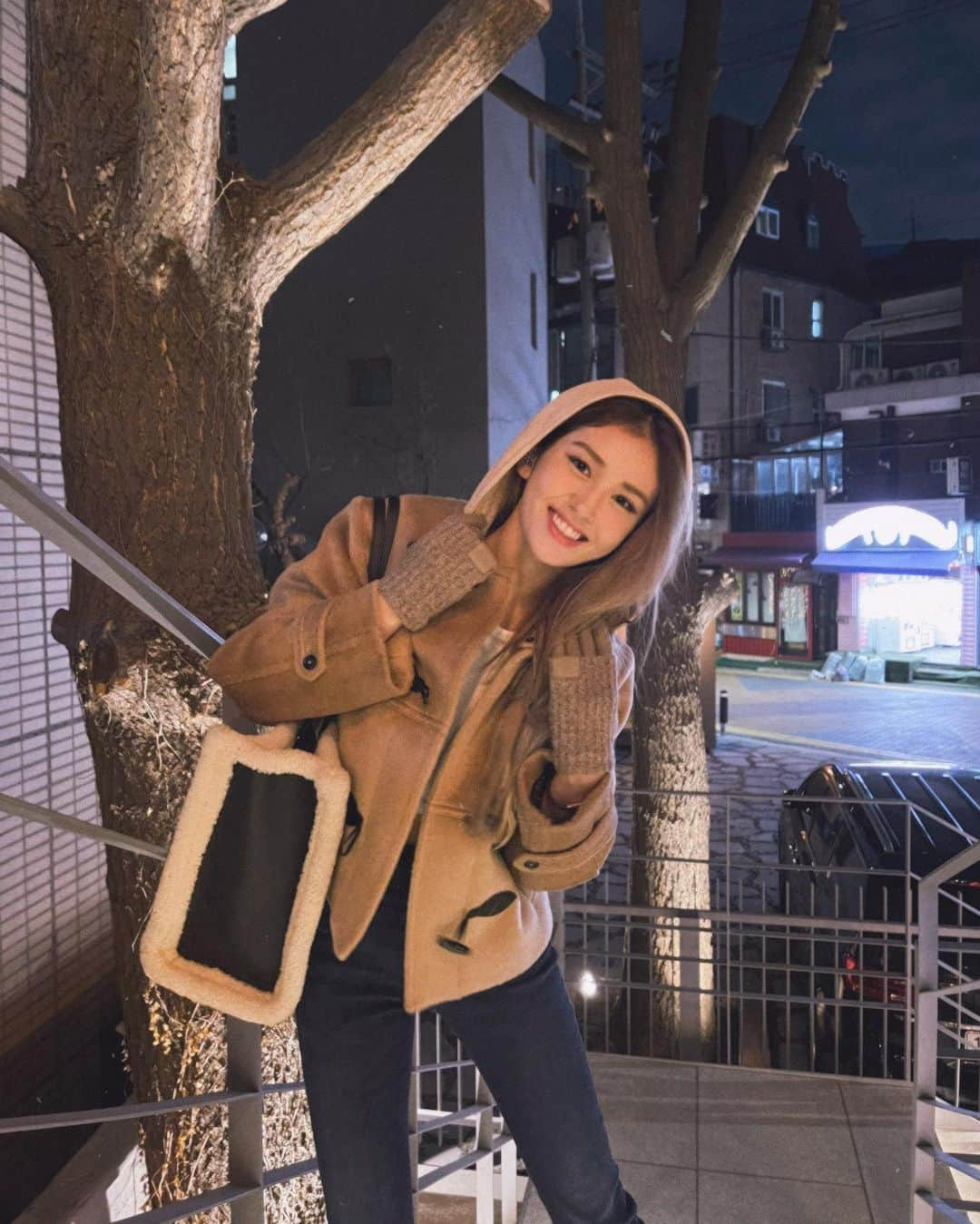 ソミさんのインスタグラム写真 - (ソミInstagram)「Thank you @louisvuitton 🎄  Can’t stop smiling 🤓 #ad #광고」12月18日 14時26分 - somsomi0309