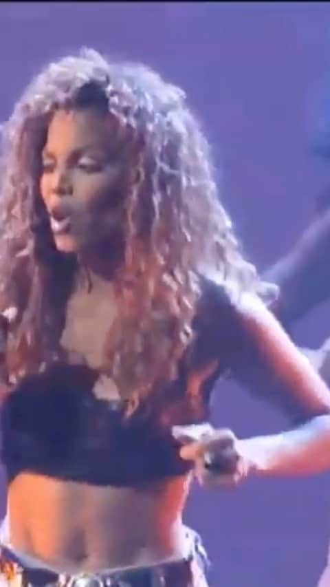 のインスタグラム：「Love This 🔥🔥🔥 Courtesy of Janfam 👊🏾💯」