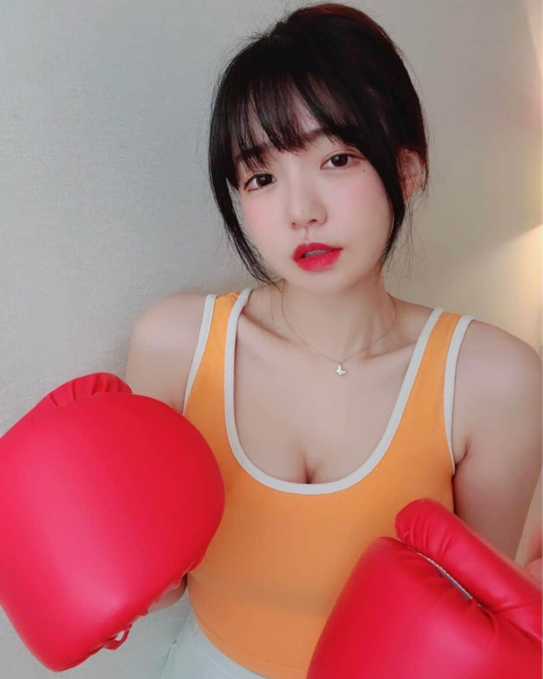 ウンソルのインスタグラム：「냥냥펀치🥊」