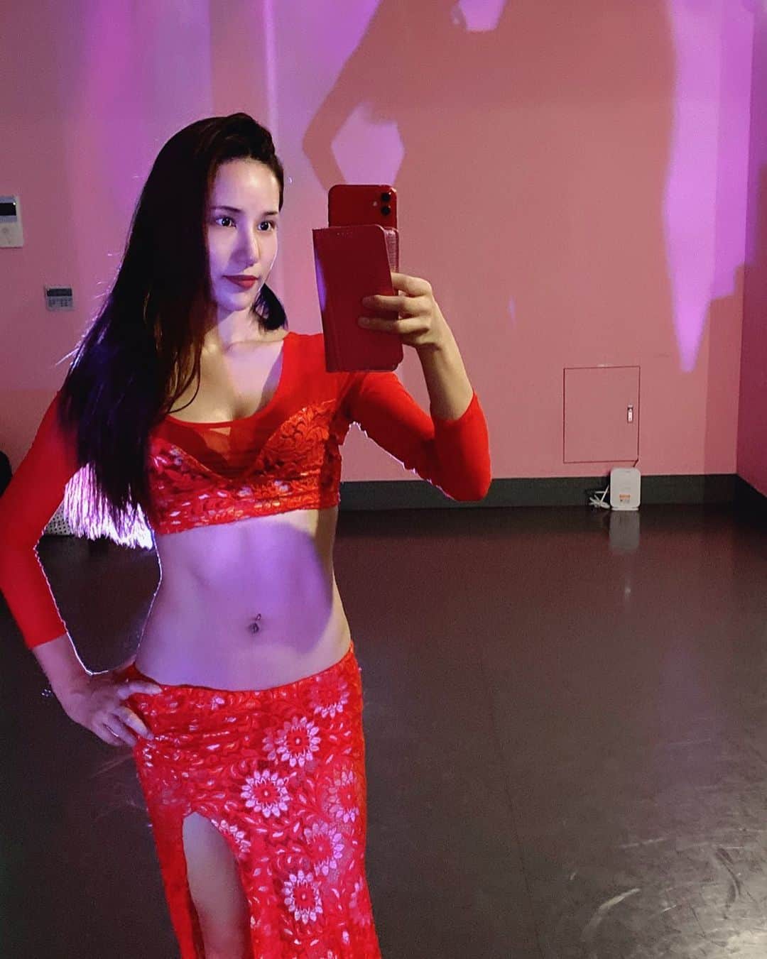 𝙵𝙰𝙸𝚁𝚈 のインスタグラム：「・ ・ ・ やっぱり踊ってないと 何が狂う🧚‍♀️💔 ・ ・ エネルギーを無駄に 使うことはやーめょ🔥 ・ 🧚‍♀️いつもみんなの笑顔のおかげで #世の為人の為 #follow#happy ##スピリチュアル #ヒーリング#music #japan#cute #sexy#love#🇯🇵 #dance #followme #thankyou  #goodtime #enjoy #enjoylife #❤️ #japanesegirl #instagram#楽しみたい #smile#like4like#エクササイズ  #心から#ピカピカ #変化を楽しむ  #感謝#魔法」