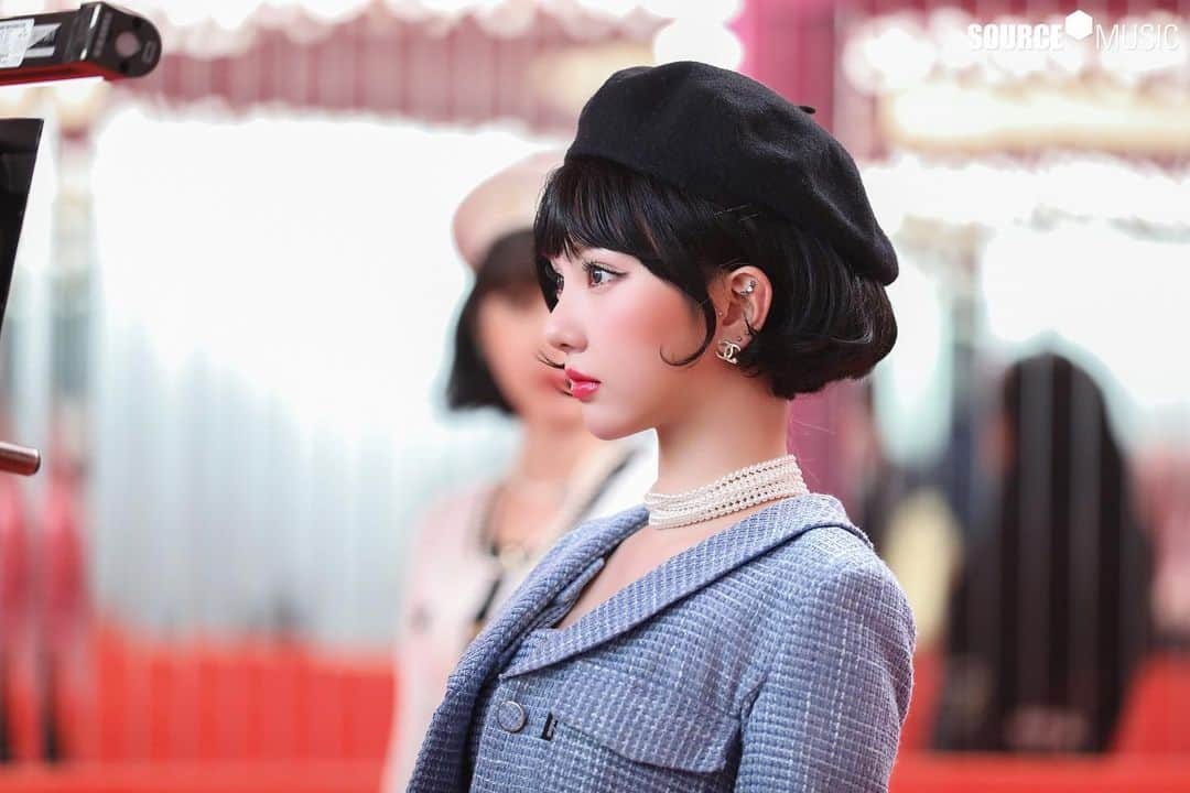 ウナさんのインスタグラム写真 - (ウナInstagram)「while waiting for the red carpet photos, let’s appreciate short hair Eunha🤍🤍🥺🥺🥺🥺 –Nana」12月18日 20時30分 - jung.eunha