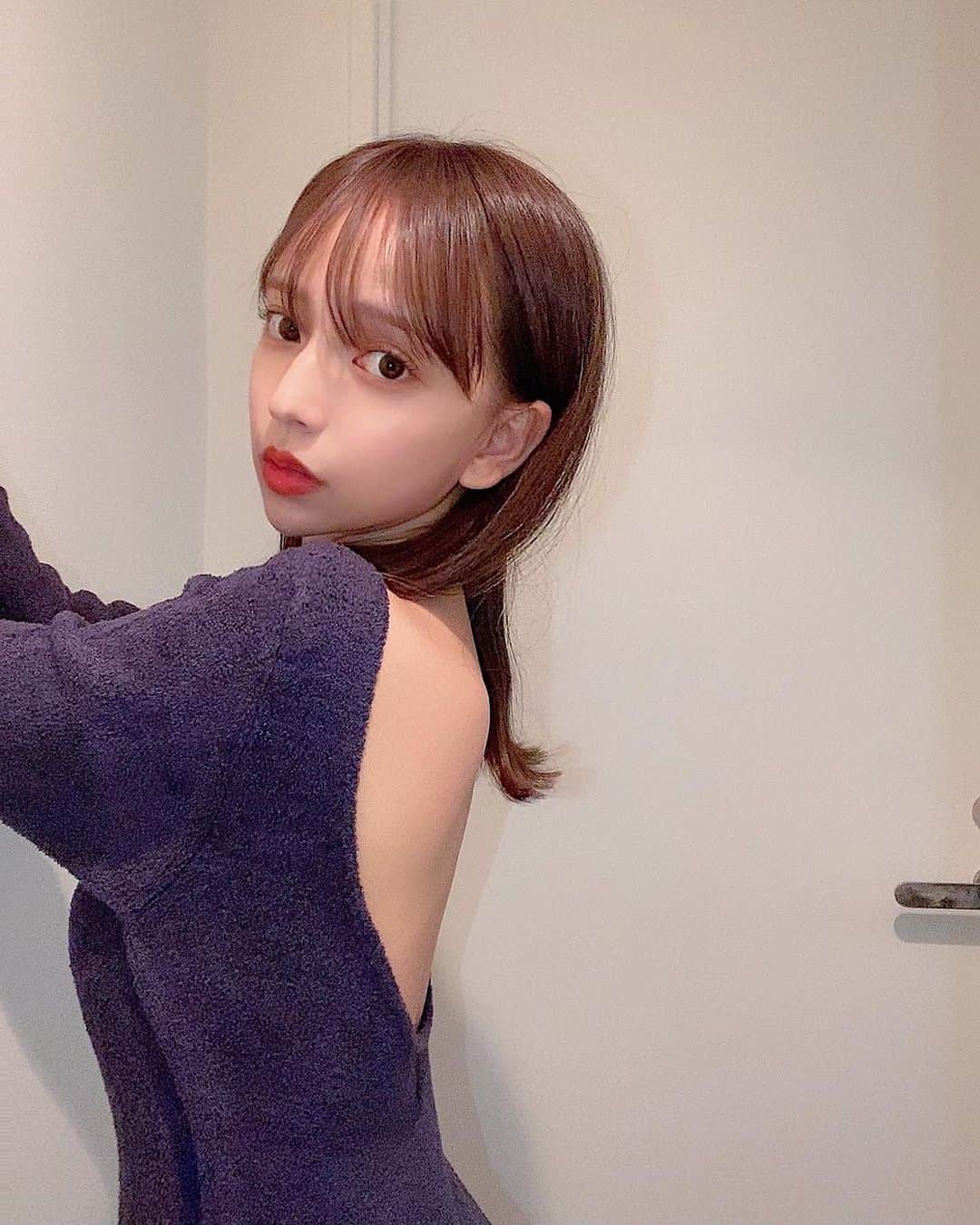 平尾優美花（ゆみちぃ）さんのインスタグラム写真 - (平尾優美花（ゆみちぃ）Instagram)「. ランジェリーがとってもかわいい、 ぽぽちゃんのブランド🍑♡  (@lunangelina_official)  ルームウェアもかわいすぎた。 一足お先にげっと🤭🤍ネイビーにしました🌂  肌触りがとても気持ちいいの！ あたたかくて、楽ちんで、着やすくて、かわいい。 #lunangelina」12月18日 20時27分 - hirao_yumika