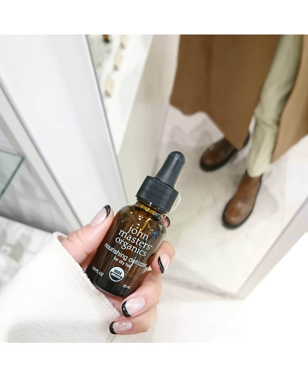 puu326さんのインスタグラム写真 - (puu326Instagram)「. Cosme Kitchen代官山本店で『giovanni』と『john masters organics』の POP UP STOREがopenしたので早速🤗🎊 . #giovanni のビックボトル、ダメージタイプの シャンプーとコンディショナー  #johnmasterorganics の ヘアペースト&ARオイルNを getしてきました～😊 .  ベストコスメ賞を沢山とっている オイル使ってみたかったのよね🤗✨  シャンプーとコンディショナーは フルーティーなココナッツの香りが タイプ🤤💕 . 1番人気のダメージタイプのシャンプー&コンディショナーを含むお得なキットは 代官山限定らしい！ . john masters organicsは Cosme Kitchenで初の取り扱いなんだって😃.  WinterコフレはPOPUP期間中限定で、 代官山本店とECのみで発売しているみたいです！→pic6👯‍♂️ . POP UP期間のみ、普段取り扱いのない ラインナップの展開もあるので 是非行ってみて～😍 . #giovanni #johnmastersorganics  #コスメキッチン #cosmekitchen #ジョヴァンニ #ジョンマスターオーガニック #コスメキッチン代官山#オーガニック#オーガニックコスメ#シャンプー#コンディショナー#代官山  @cosmekitchen @giovanni_japan @johnmastersorganics_japan @cosmekitchen_daikannyama」12月18日 20時28分 - puu326