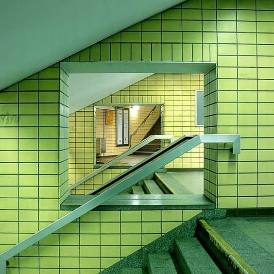のインスタグラム：「URBAN PERSPECTIVE⁣ (unknown source)⁣ ⁣ #architecture #aesthetic #inspiration #green」