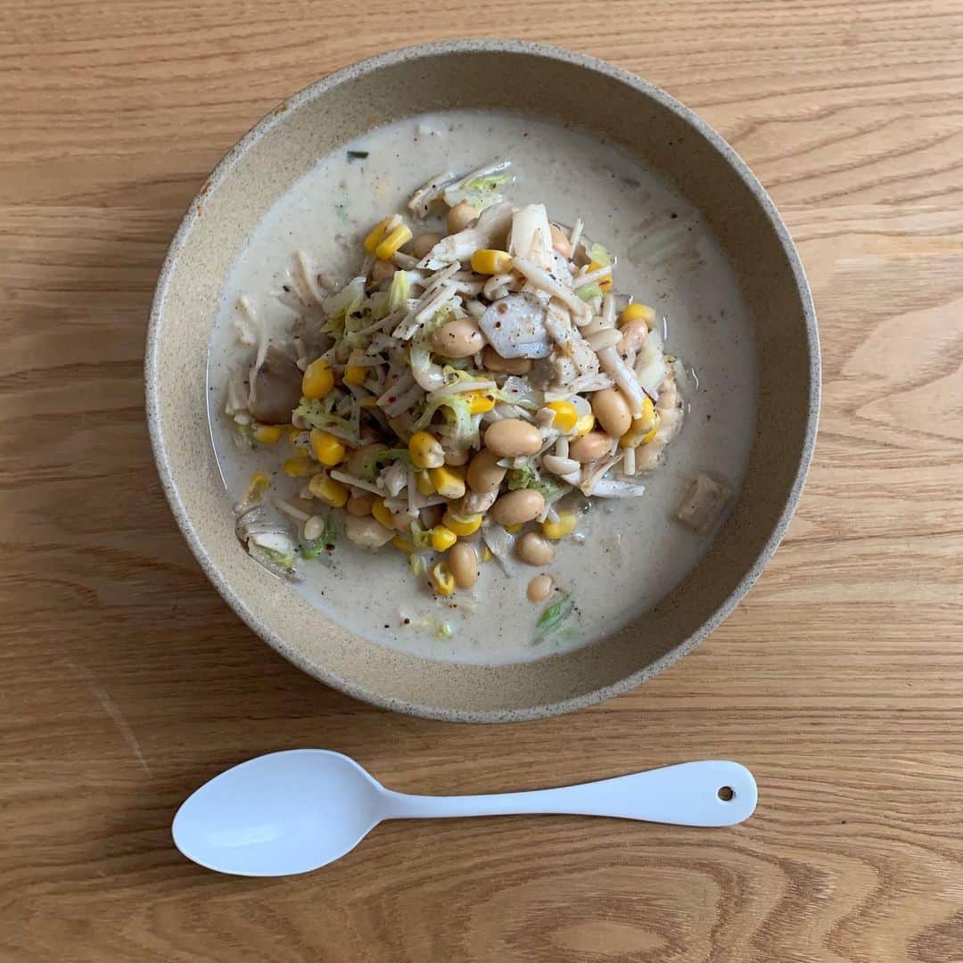 大友花恋さんのインスタグラム写真 - (大友花恋Instagram)「ここ最近の自炊は、ほぼほぼ、豆乳スープ。 だって、寒いんだもの~❄️ スープの具を考えるの、楽しいんだものー♪」12月18日 15時01分 - karen_otomo