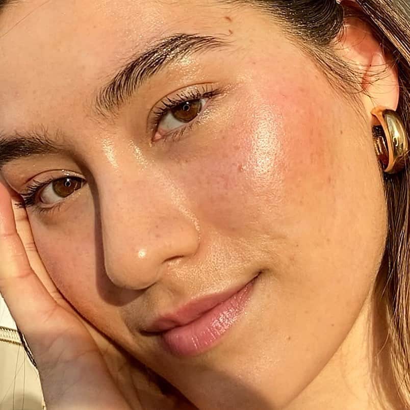 Benefit Cosmeticsさんのインスタグラム写真 - (Benefit CosmeticsInstagram)「Au naturel 🌻 @barefacedfemme tops off her no-makeup look with #gimmebrow+ volumizing gel to give her brows natural-looking fullness! #regram #friendswithbenefit」12月18日 15時05分 - benefitcosmetics