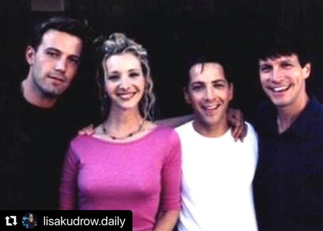 ダン・ブカティンスキーのインスタグラム：「#tbt #AllOvertheGuy 2000 w #DonRoos @lisakudrow & @benaffleck」