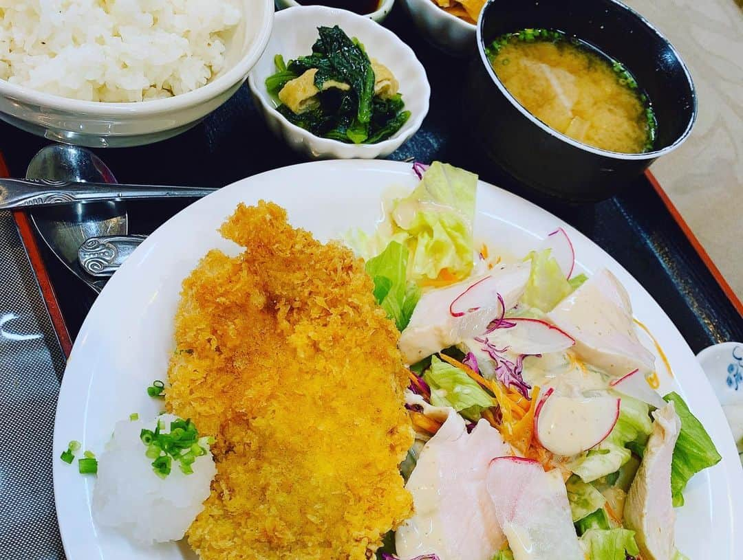 HIROさんのインスタグラム写真 - (HIROInstagram)「野菜たっぷりは助かる〜〜〜☺️☺️ #日替わりランチ #日替わり #ランチ #昼ごはん #今日のランチ #美味い #安田大サーカスhiro」12月18日 15時39分 - hiro19770420