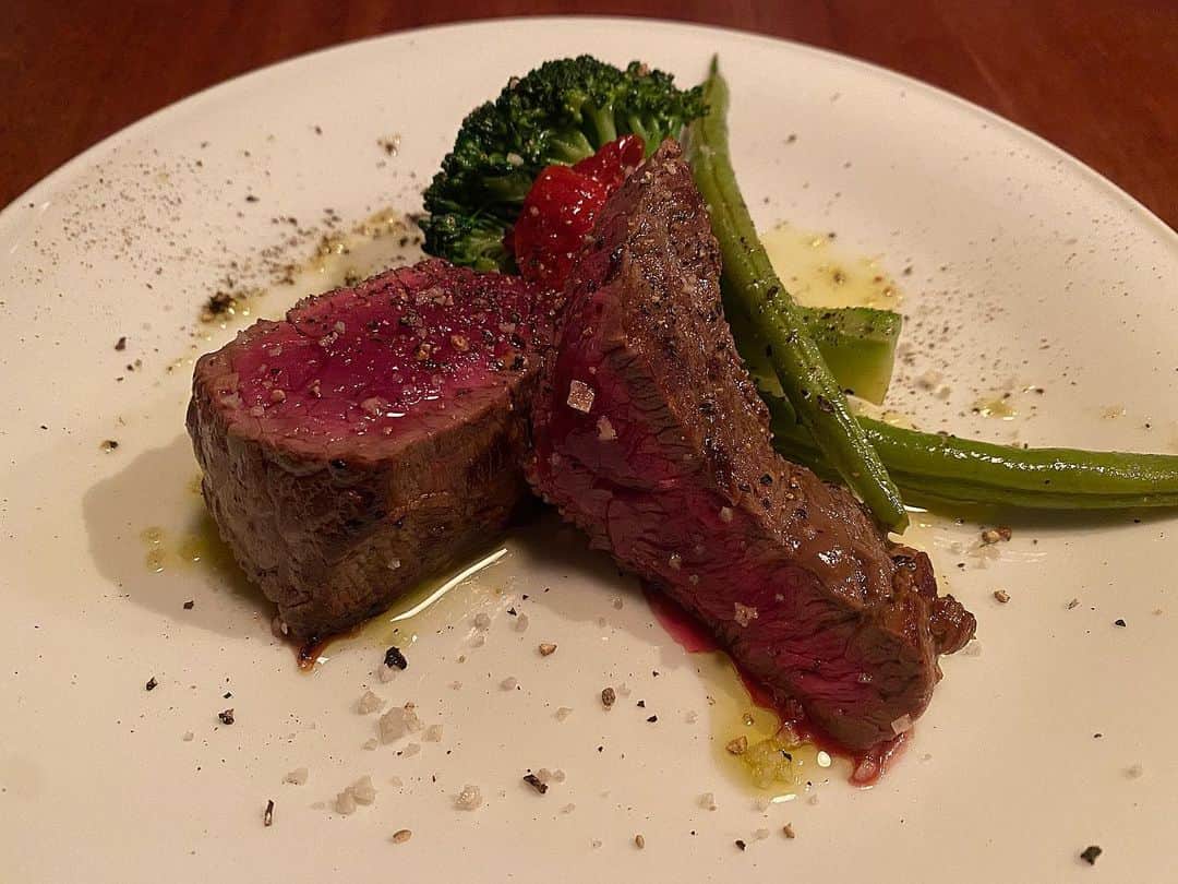副島美咲さんのインスタグラム写真 - (副島美咲Instagram)「昨日夜ご飯食べたお店とてつもなく当たりだった🤤💙 . スペイン料理とワインのお店で、ワインの種類沢山あったけどお酒飲めないから一生食べてた😂ww . 全部美味しかったしお店の人がこのスープ美味しいでしょ〜ってニコニコ話しかけてくれたのもほっこり(･∀･) . ワイン好きは是非〜❣️ . . . . . #新宿サウダージ #隠れ家レストラン #ワイン #スペイン料理 #love #follow #followmeJP #followme #Japanesegirl #japan #instagood #instadiary #instalike #instamood #instalove #instafollow #instapic #instaphoto #tokyo」12月18日 15時48分 - misaki051019