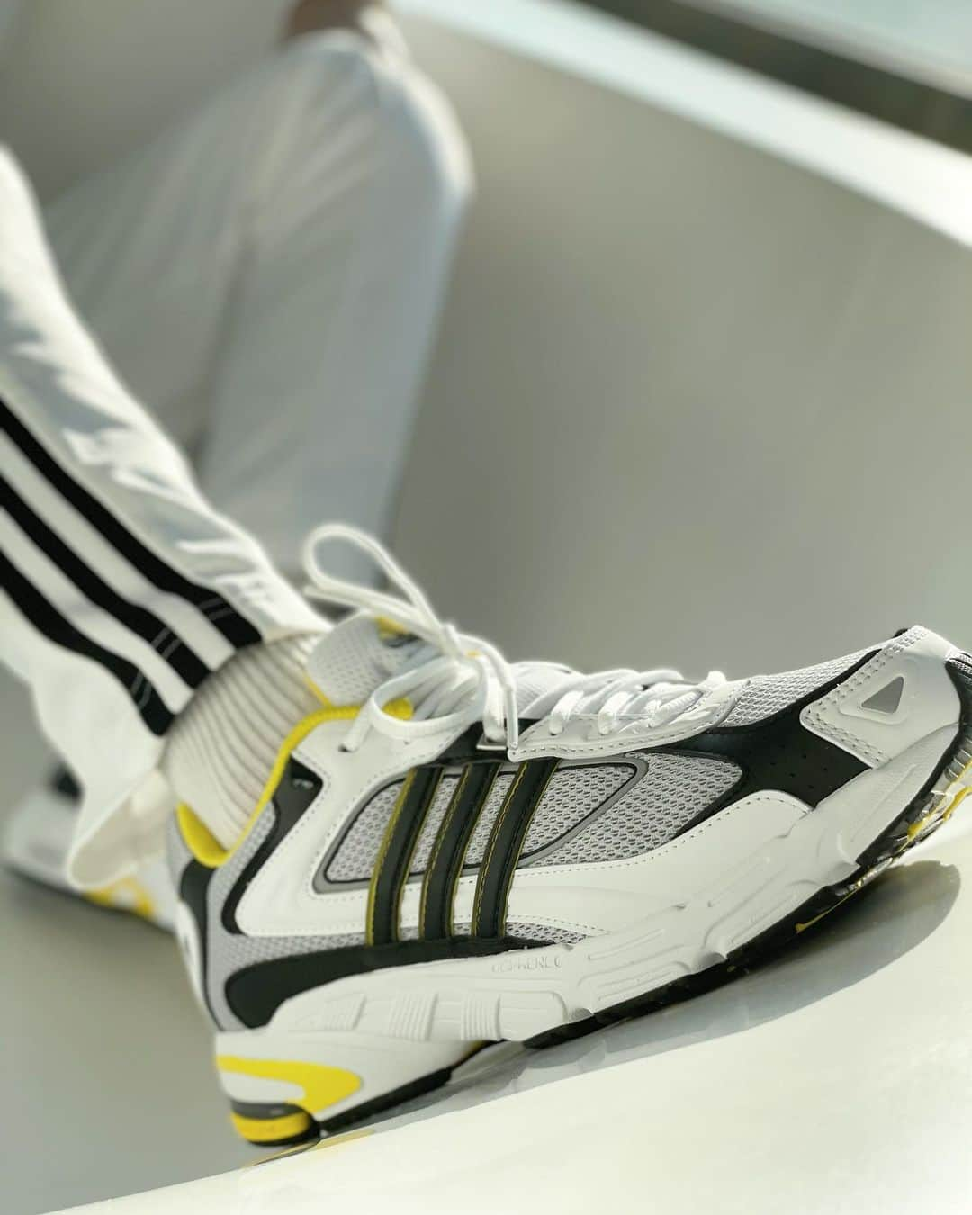 ジヌションさんのインスタグラム写真 - (ジヌションInstagram)「Classic meets the new 선물 고마워요 @originals_kr RESPONSE CL #adidasoriginals #responsecl」12月18日 15時59分 - jinusean3000