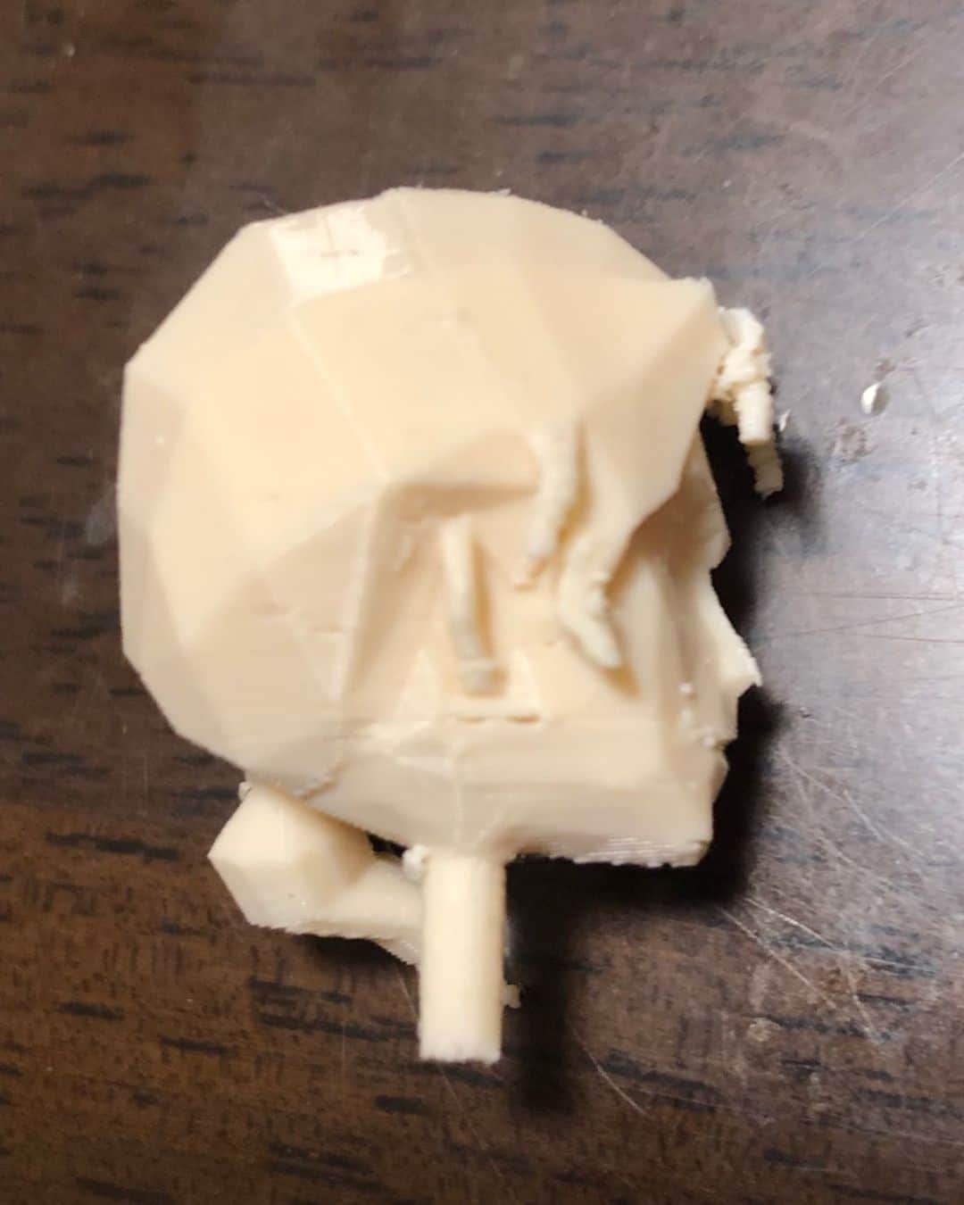天見浩司のインスタグラム：「3Dプリンタで作った天見さんの頭部、いい感じに仕上がりました(^o^)  1／１２サイズ  #雨色ココア」
