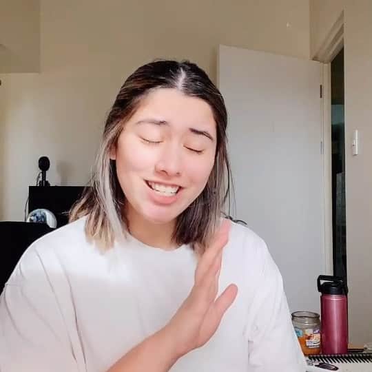 のインスタグラム：「MERRY CHRISTMAS TO MY BAD BITCHEZ」