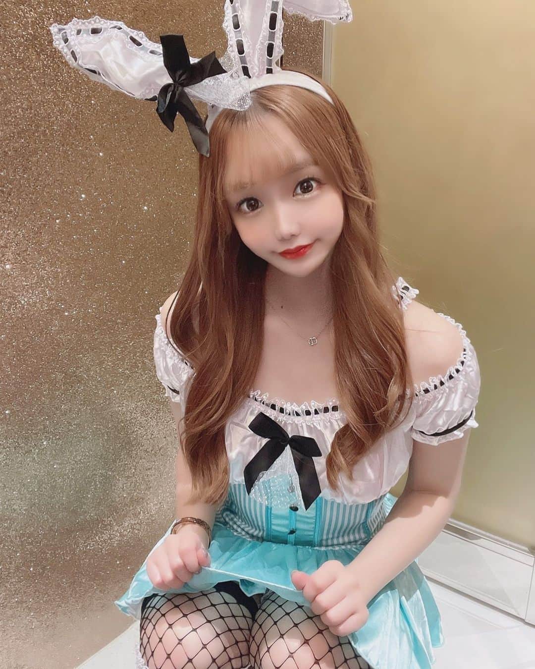 のインスタグラム：「みえそうでみえてないよ🐰 . . . #バニー #🐰 #バニーガール #コスプレ #インスタ映え #名古屋 #錦 #錦3 #salondegold #キャバクラ  #キャバ嬢 #クラブ #ラウンジ #自撮り #シャンパン #歌舞伎町 #六本木 #銀座 #北新地  #ミナミ #中洲 #すすきの #followforfollowback #いいね #followｍe #following #かわいい #instalike #instagood #instalike #ナイツネット」