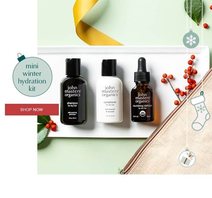 John Masters Organicsのインスタグラム：「🎄Holiday kits are here! 🎁 Click link in bio to shop! ⁠ ⁠ Plus choose a free gift when you spend $25+. ⁠ ⁠ Winter Hydration Kit⁠ This Holiday-Exclusive Kit contains our bestselling duo for dry hair + mini Nourishing Defrizzer. The perfect combo for dry winter hair. A clean beauty sampler that includes our favorites.⁠ ⁠ Kit includes:⁠ ⁠ Eco-Friendly pouch made of jute & organic cotton blend⁠ ⁠ Mini Shampoo with Evening Primrose⁠ ⁠ Mini Conditioner with Lavender & Avocado⁠ ⁠ Mini Nourishing Defrizzer⁠」