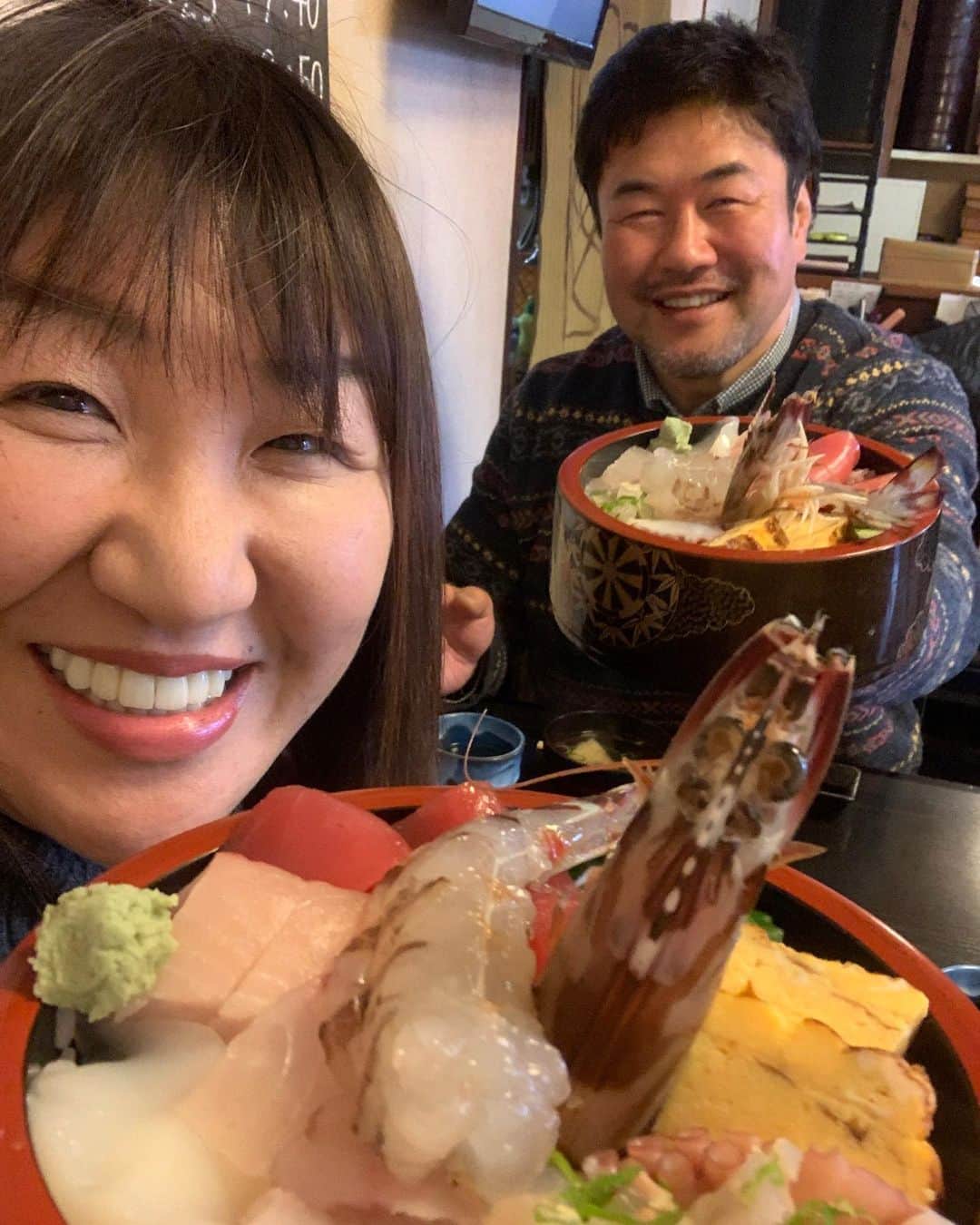 北斗晶さんのインスタグラム写真 - (北斗晶Instagram)「海の近くって、海鮮物が安くて美味しくて凄い❤️  #海鮮丼 #夫婦で  #海の近くのご飯屋さん  #ロケ」12月18日 16時54分 - hokutoakira_official