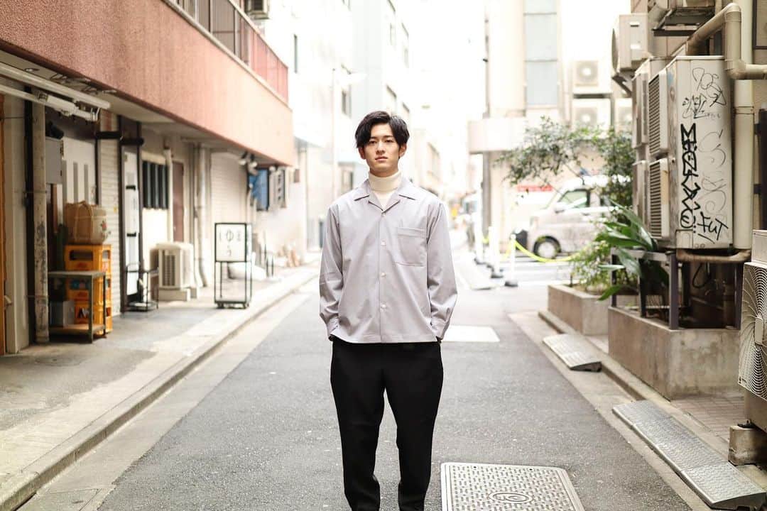 のインスタグラム：「ここがどこかわかった人は相当ラーメンが好きな人だと思います。  #気軽にフォローしてください #腹筋 #ファッション #fashion #一眼レフ #canon #camera #eos #eoskissm #らーめん #らーめん大好き #テイルズ #mic21 #ダイビング #diving #モデル #model #俳優 #actors #役者  #アンダーアーマー #underarmour #ジム #gym #トレーニング #ハッピー #happy #ありがとう」