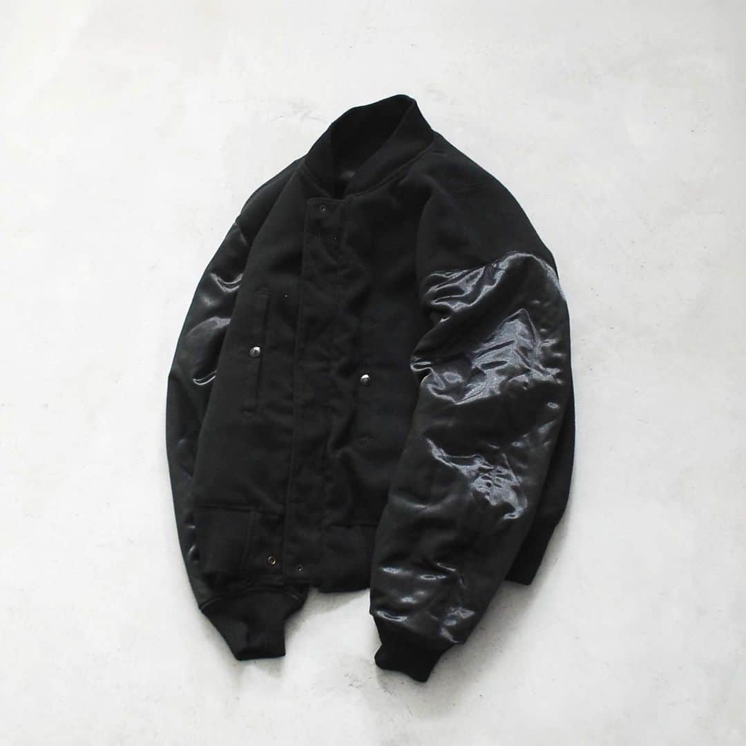 のインスタグラム：「［#10倍ポイント開催中！］ Engineered Garments / エンジニアードガーメンツ "SVR Jacket -Black Flight Satin -" ¥63,800- _ 〈online store / @digital_mountain〉 https://www.digital-mountain.net/shopbrand/000000012487/ _ 【オンラインストア#DigitalMountain へのご注文】 *24時間受付 *15時までのご注文で即日発送 *1万円以上ご購入で、送料無料 tel：084-973-8204 _ We can send your order overseas. Accepted payment method is by PayPal or credit card only. (AMEX is not accepted)  Ordering procedure details can be found here. >>http://www.digital-mountain.net/html/page56.html  _ #NEPENTHES #EngineeredGarments #ネペンテス #エンジニアードガーメンツ _ 本店：#WonderMountain  blog>> http://wm.digital-mountain.info _ 〒720-0044  広島県福山市笠岡町4-18  JR 「#福山駅」より徒歩10分 #ワンダーマウンテン #japan #hiroshima #福山 #福山市 #尾道 #倉敷 #鞆の浦 近く _ 系列店：@hacbywondermountain _」