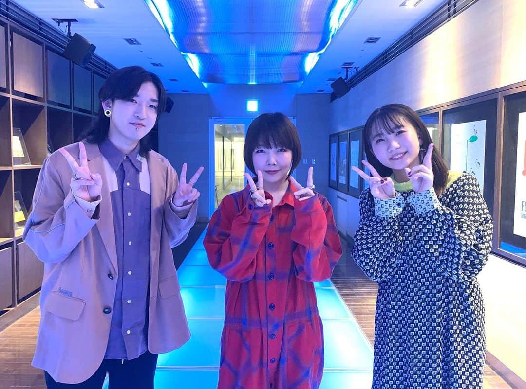 のインスタグラム：「﻿ 音楽の「すごい！」が見つかる「WOW MUSIC」🎶﻿ ﻿ 12月のマンスリープレゼンターは、YOASOBI・Ayaseが担当！﻿ ﻿ 今夜18日のオンエアは、シンガーソングライター・aikoとYOASOBI・ikuraを迎えての音楽鼎談の模様をお届け。名曲「花火」「カブトムシ」の制作秘話も！﻿ ﻿ ⏰毎週金曜　24:30-25:00 ﻿ ﻿ 【「WOW MUSIC」とは】﻿ ﻿ “すごい”音楽をつくるクリエイターが“WOW”と思ういい音楽とは？―――毎月1人のクリエイターがマンスリープレゼンターとして登場し、ゲストと繰り広げる深夜の音楽座談プログラム。YouTubeで配信中のクリエイターインタビュー番組『MUSIC FUN！』と連動してお届けします。﻿ ﻿ #jwave #wow813 #wowmusic #jwave813 #radio #radiko #ラジオ #radikoタイムフリー #音楽 #music #YOASOBI #Ayase #ikura #音楽談義 #音楽鼎談 #aiko #ラジオ好き #ラジオ好きな人と繋がりたい #音楽好き #音楽好きな人と繋がりたい #musician #音楽のある生活 #花火 #カブトムシ #シンガーソングライター #制作秘話」