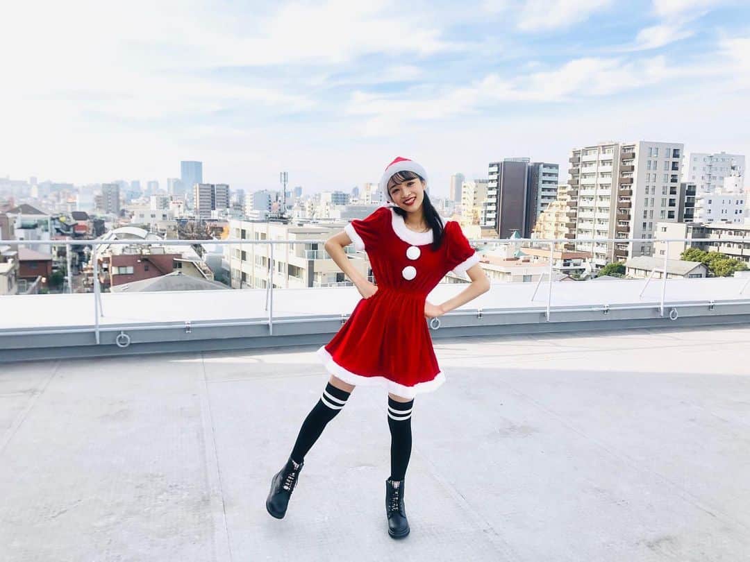 ニコ☆プチのインスタグラム：「📺🎶🕺💖 あーちゃんサンタ登場🎅🌟 . . . ヒロイン育成計画踊ってみたよ🥰✨ ニコ☆プチTV、チェックしてみてね💝 #中山あやか」
